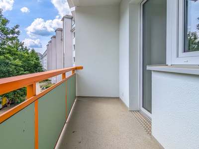 3 Zimmer, Aufzug und Balkon – Perfekt! · Friedeburg · 2.OG · Verfügbarkeit: sofort