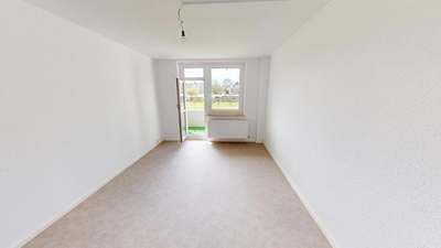 Mit Blick ins Grüne gelegene 3-Raum-Wohnung mit Balkon