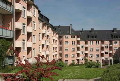 modernisierte 2 Zimmer Wohnung mit Balkon zum schönen Innenhof · Verfügbarkeit: nach Vereinbarung